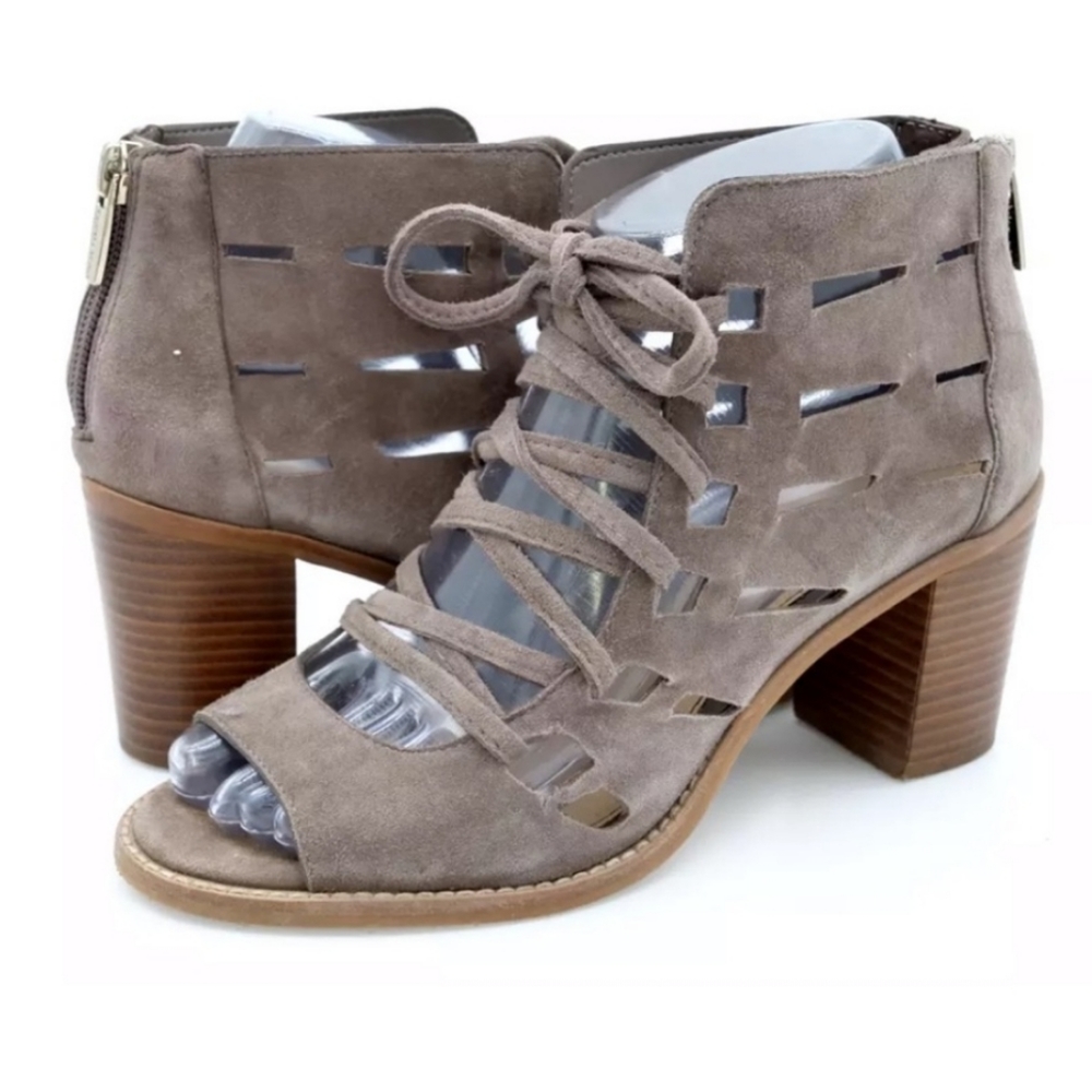 Vince Camuto Tressa Perforated Lace Up Sandal 6.5M